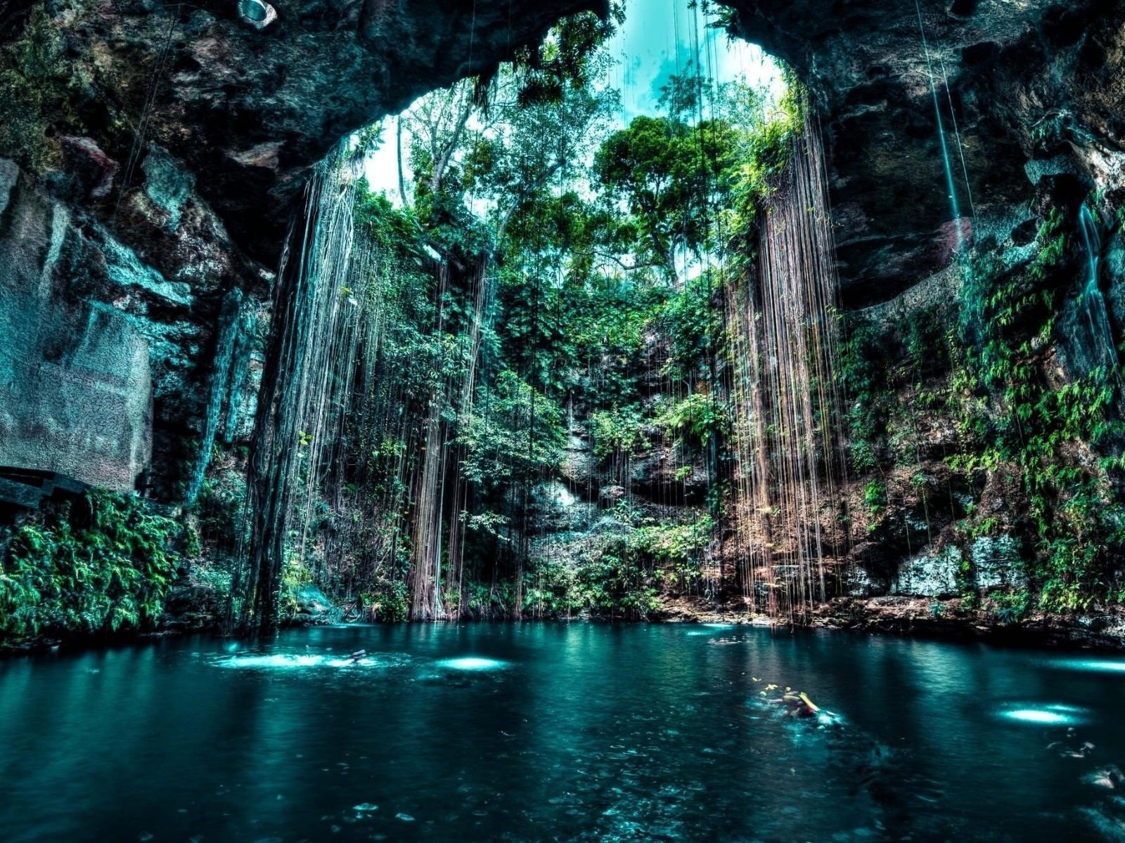 Cenote in Yucatán