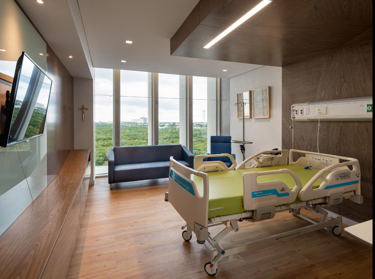 Private patient room at Hospital Faro del Mayab